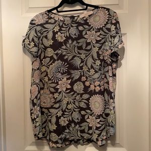 Loft flora tulip sleeve blouse, button back.